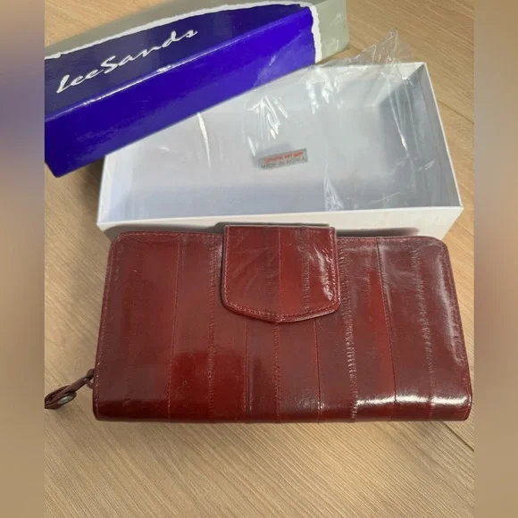 Vtg Lee Sands Burgundy Eel Skin Wallet Clutch Zipper Snap Multi Compartme - Picture 1 of 7